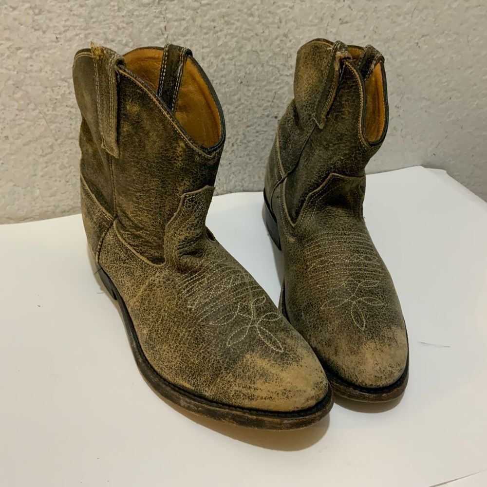 Miz Mooz Carlito distressed leather cowgirl ankle boots size 8